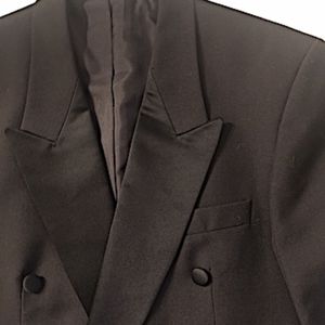 Mens Black Tuxedo Jacket- 40R *pants not included in sale
